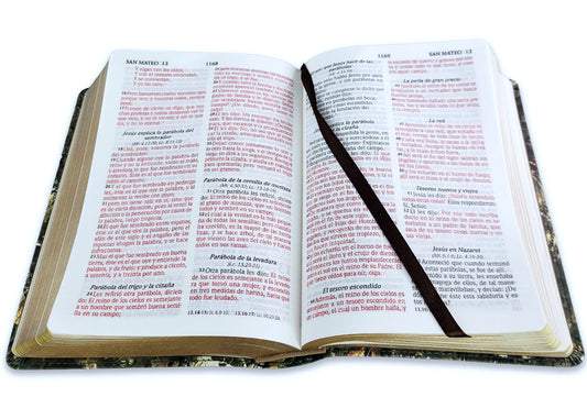 Biblia Compacta Camuflaje Hojas Verdes RVR60 – Imitación Piel