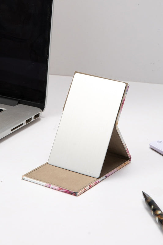 Espejito compacto de cuero / No temas