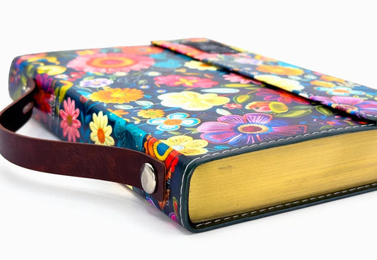 Biblia exquisita RVR60 – Impacto floral con broche – Imitación Piel